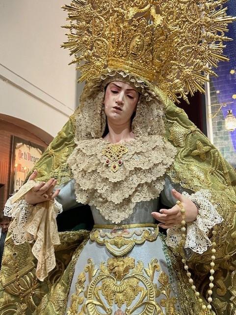 Nuestra Señora del Rocío en sus Misterios Gloriosos y Dolorosos